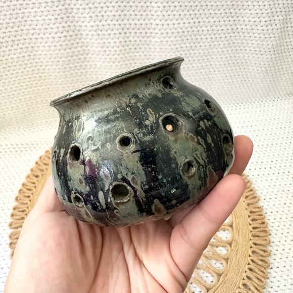 Signed Quebec Ceramic Glaze Pottery Candle Holder Luminary Cut Out Curved Lip - Picture 7 of 7